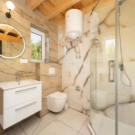 Дом отдыха Year-round With Fireplace And Terrace Мельно